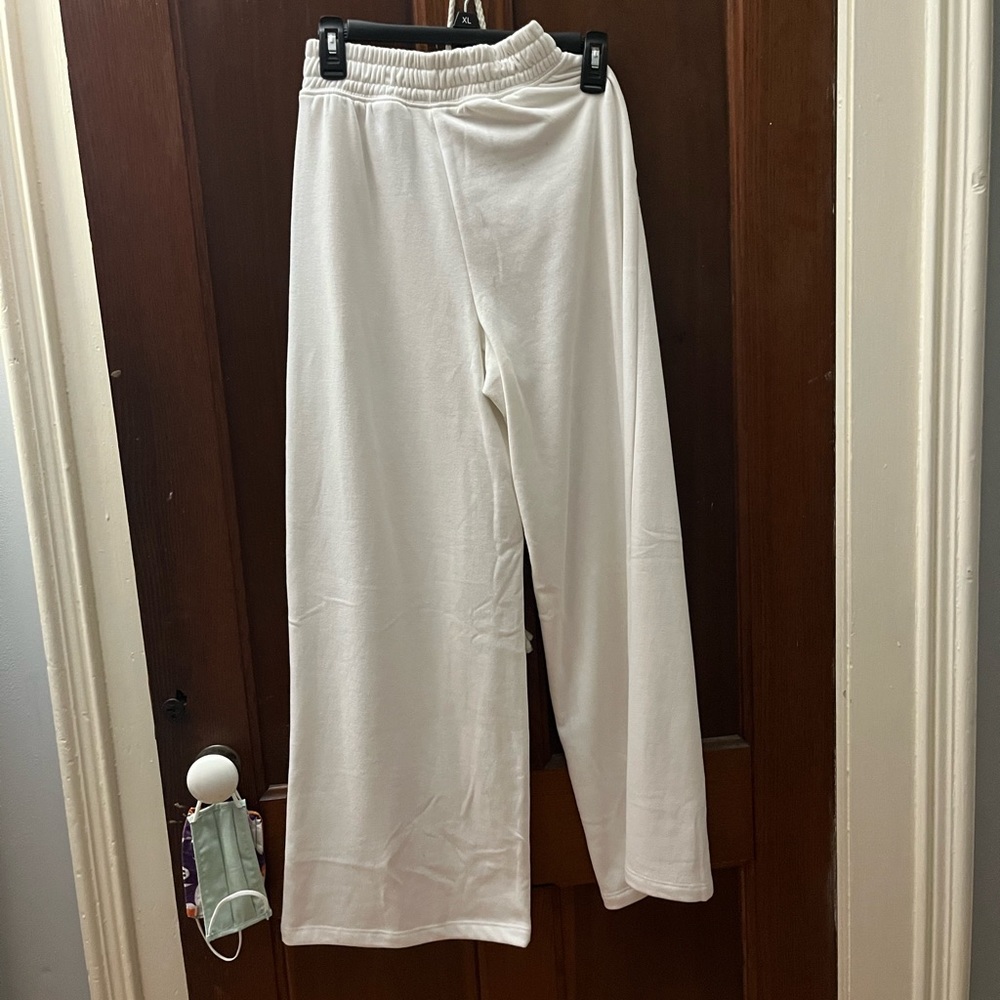 WHITE WIDE-LEG SWEATPANTS